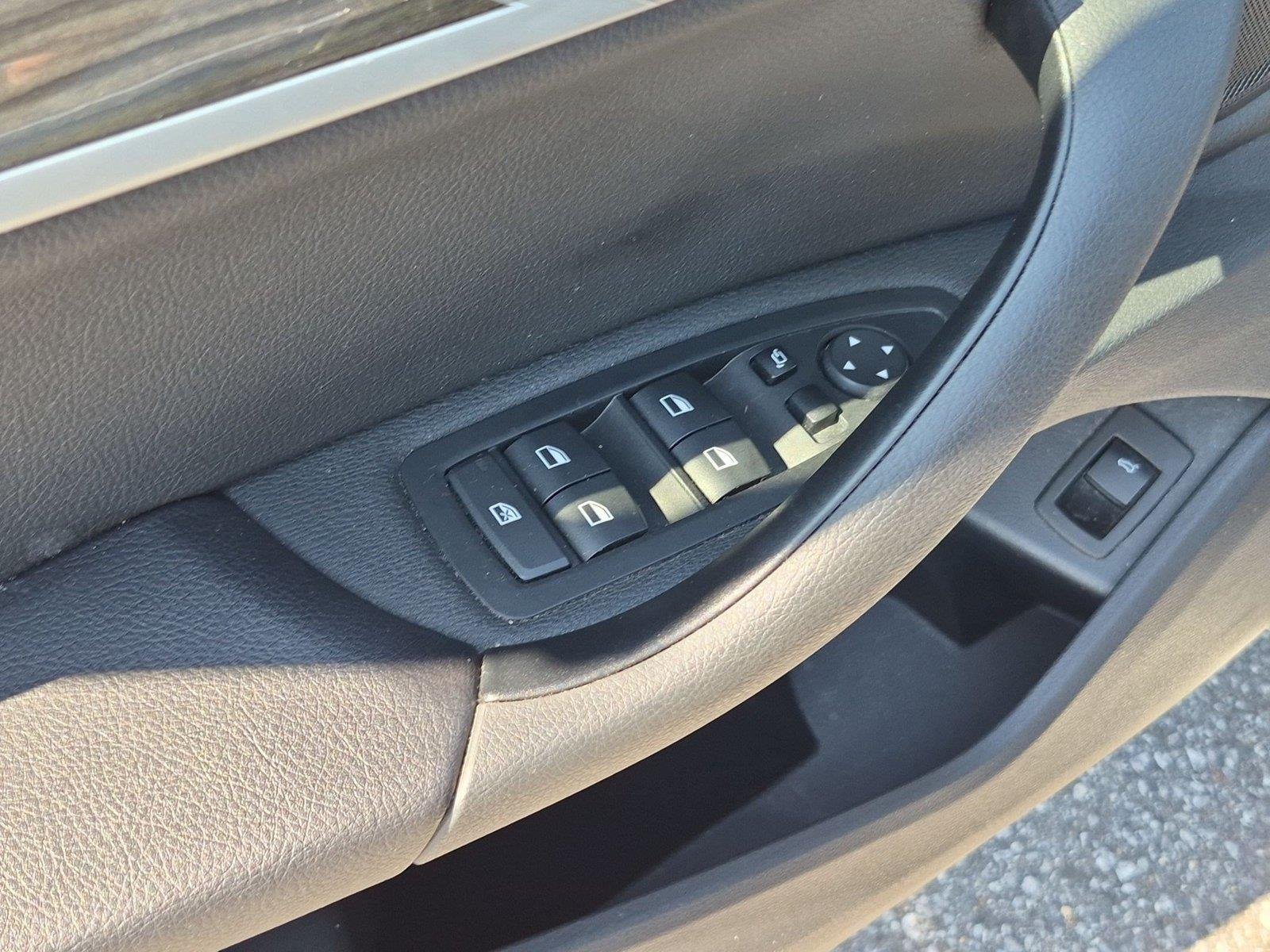 Used 2020 Black Sapphire Metallic BMW sDrive28i image 16