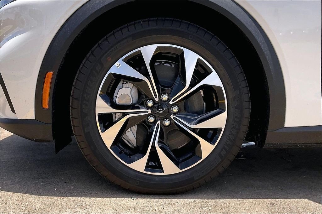 New 2026 Star White Metallic Tri-coat Ford Select image 10