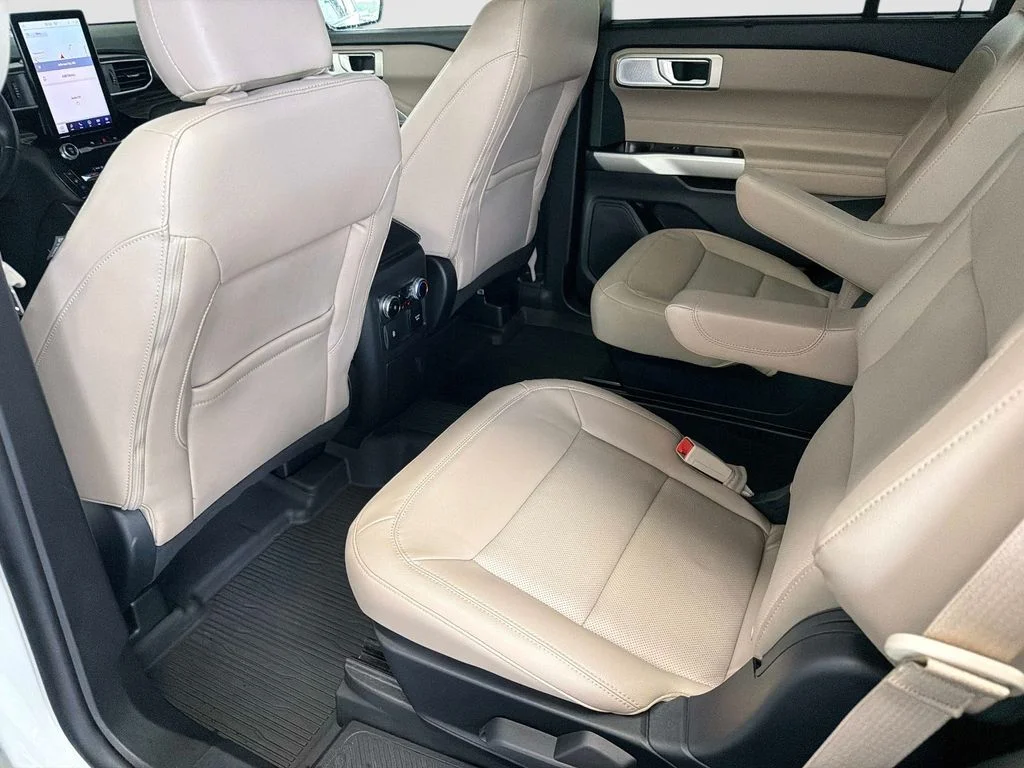 Used 2023 White Ford Limited image 15
