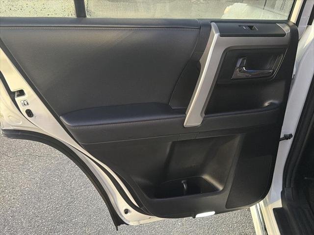 Certified Used 2023 BLIZZARD PEARL Toyota  image 18