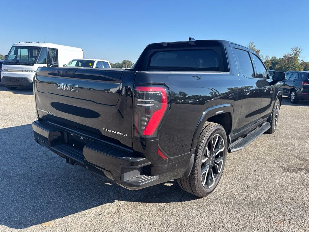 Used 2025 Black GMC Denali image 5