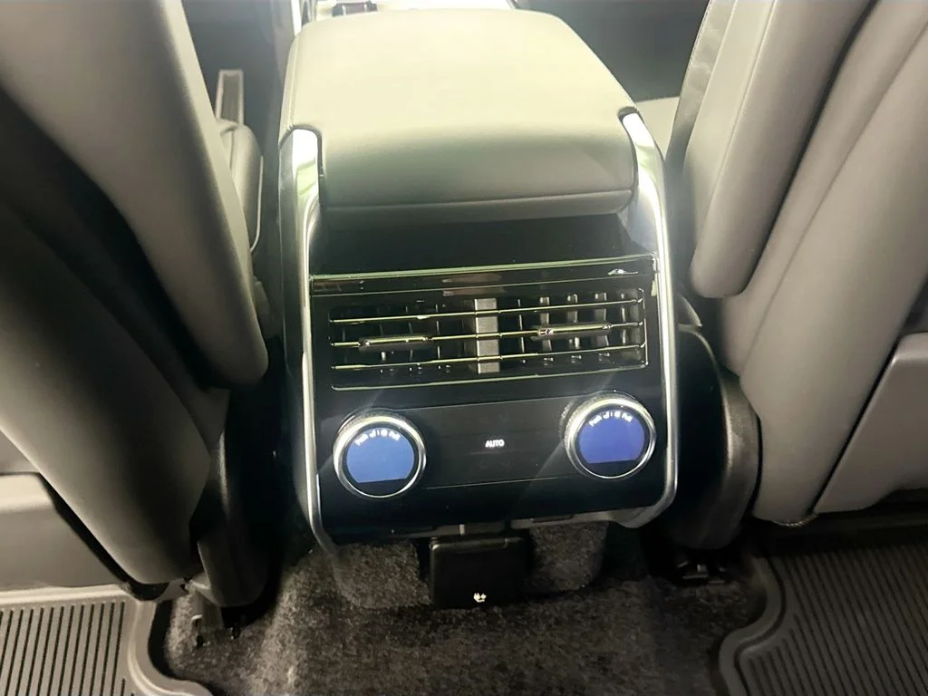 New 2026 Santorini Black Land Rover SE image 25