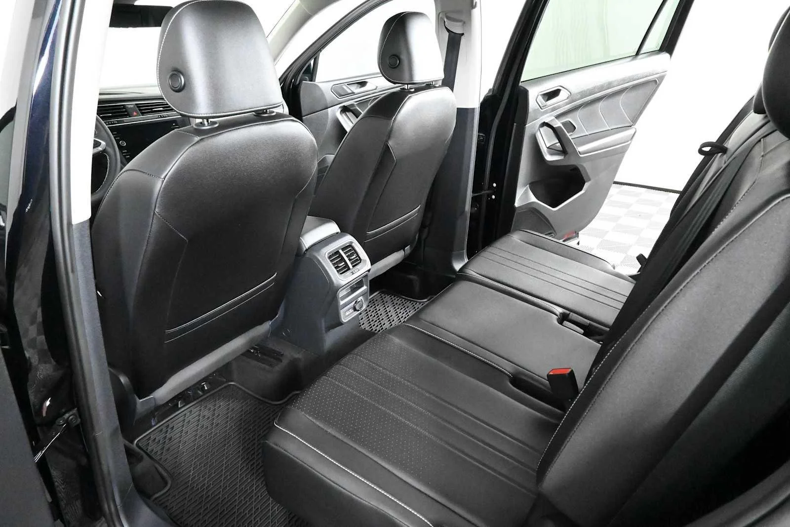 Certified Used 2023 Deep Black Pearl Volkswagen SE image 13