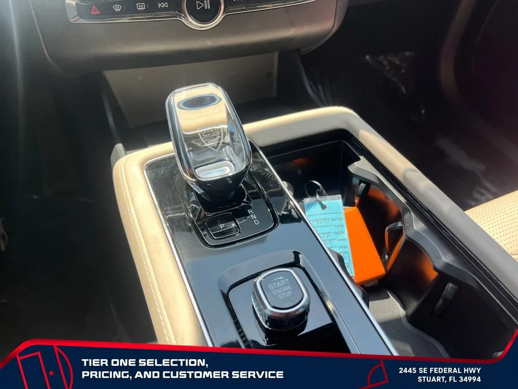 Used 2025  Volvo Ultra image 27