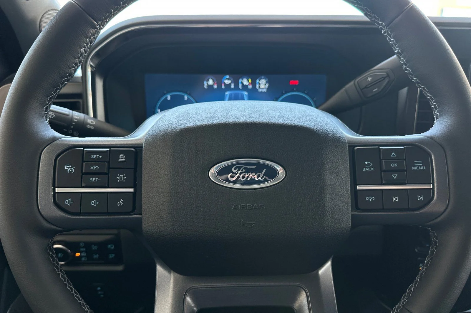 New 2026 Star White Metallic Tri-Coat Ford F-350® Lariat® image 22
