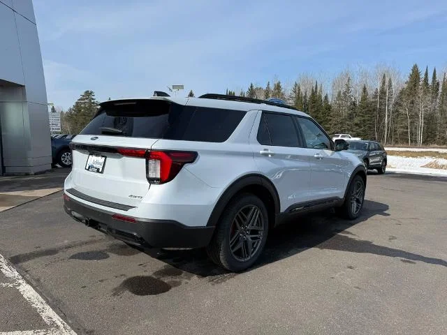 2026 Ford Explorer ST-Line - Photo 32