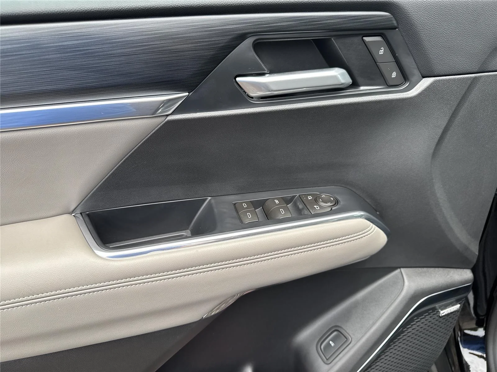 New 2026 Ebony Twilight Metallic GMC Elevation image 17