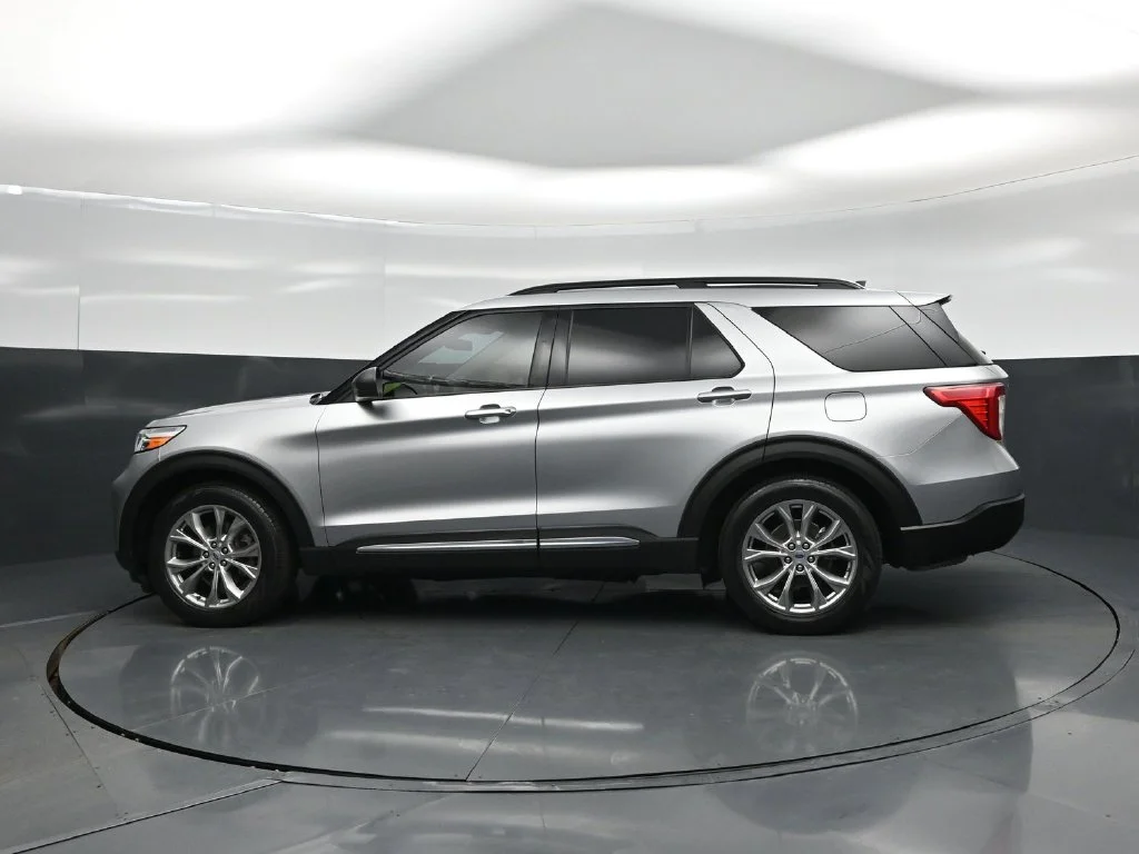 Used 2021 Silver Ford XLT image 24