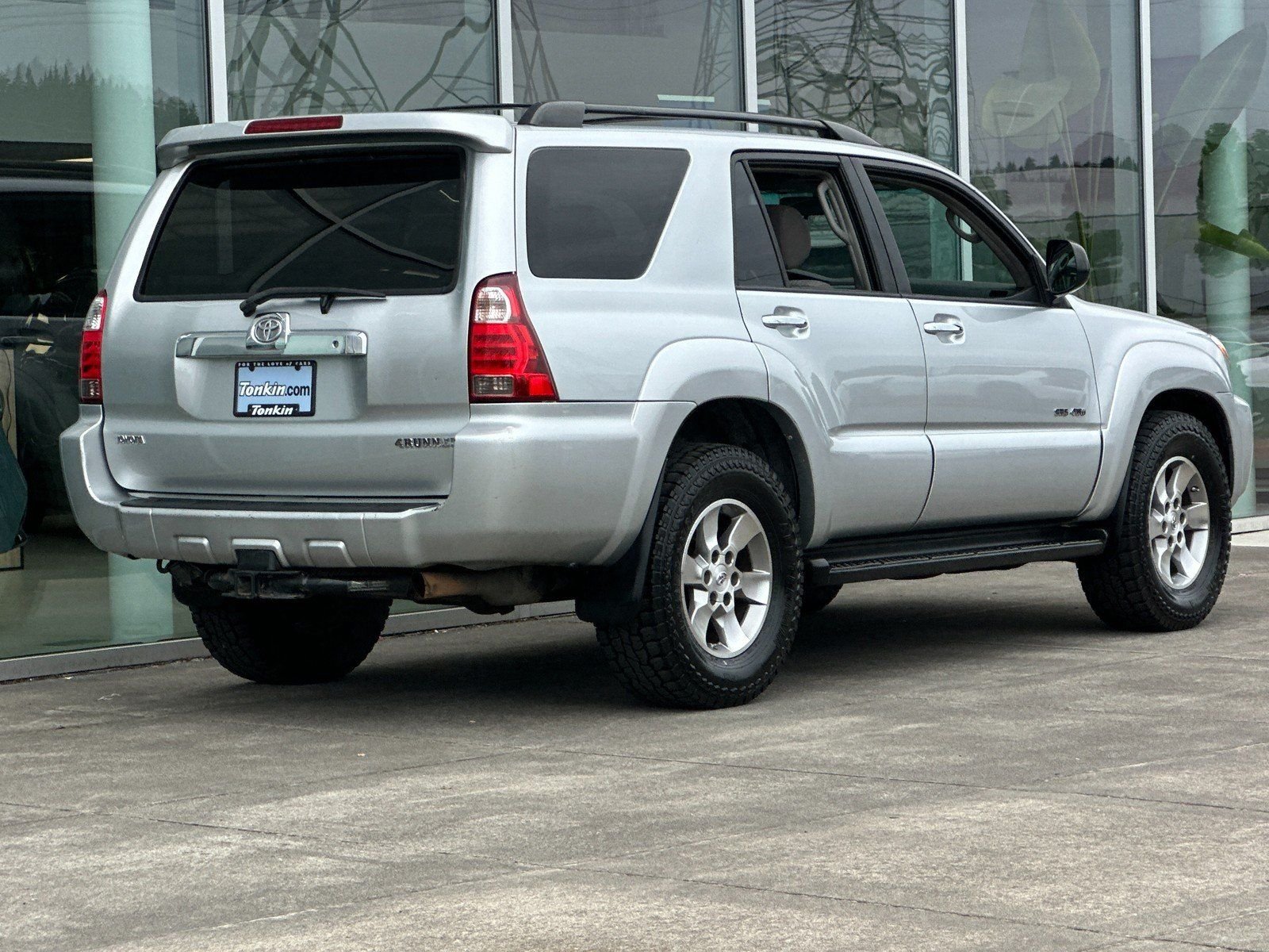 Used 2006 Titanium Metallic Toyota SR5 image 3