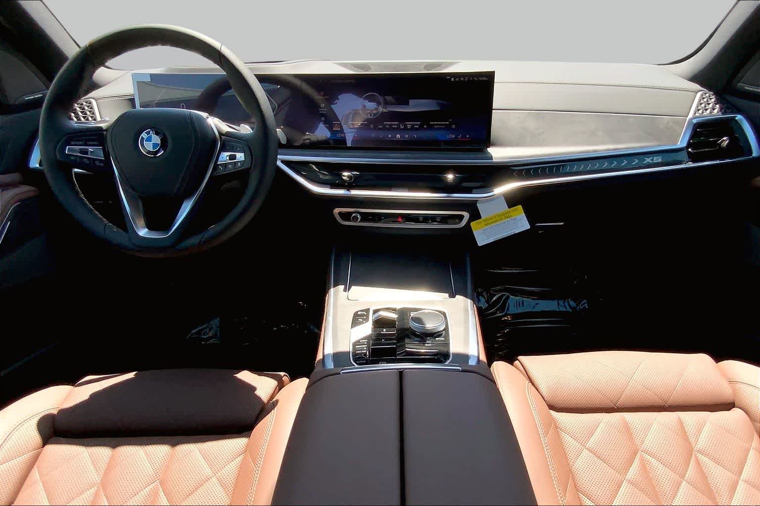 New 2026 Dravit Grey Metallic BMW sDrive40i image 4