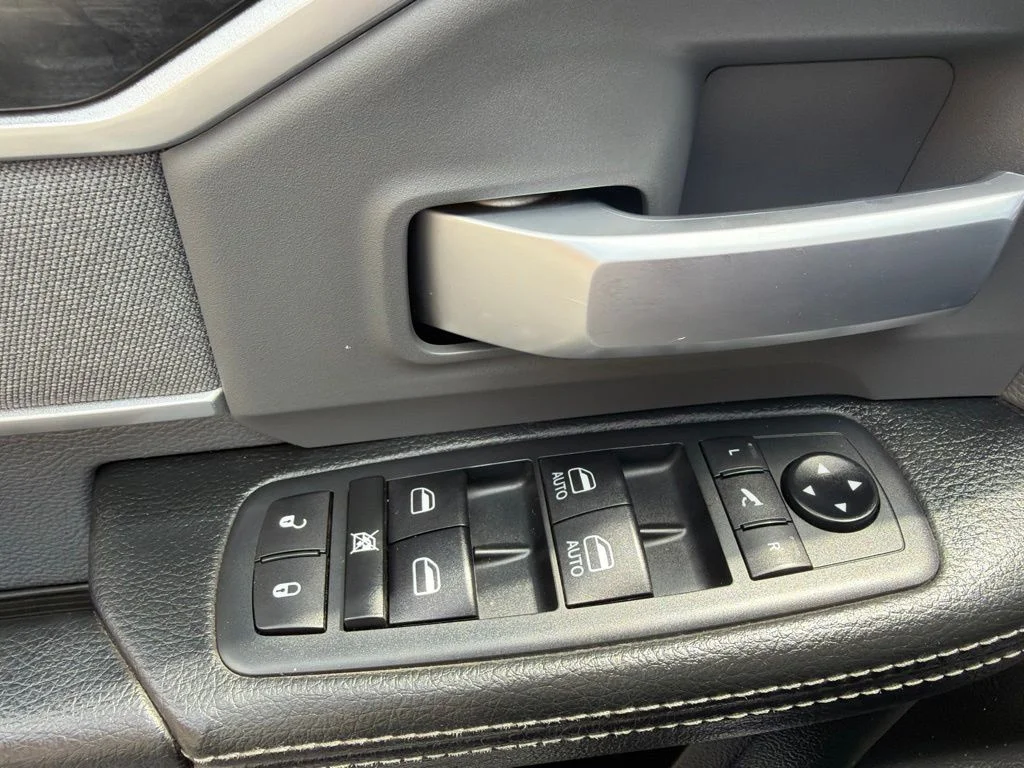 Used 2019 Black Ram Big Horn image 7
