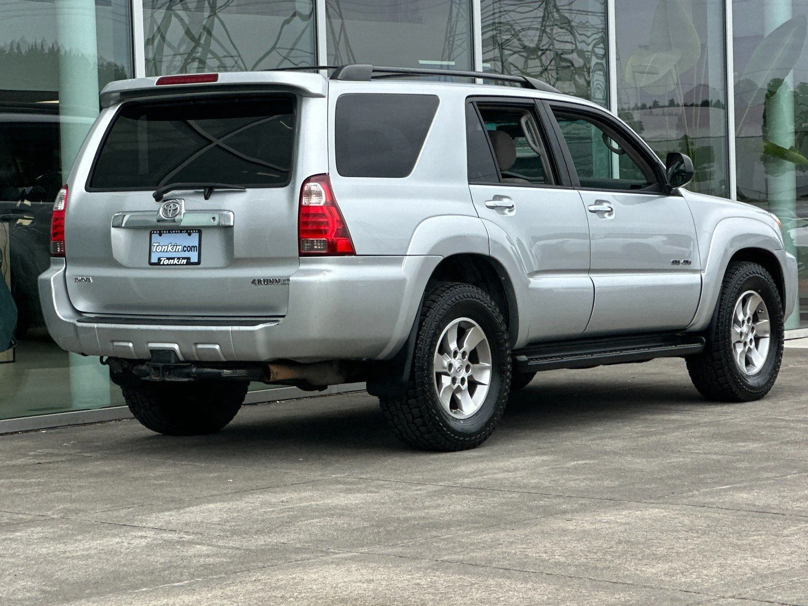 Used 2006 Titanium Metallic Toyota SR5 image 3
