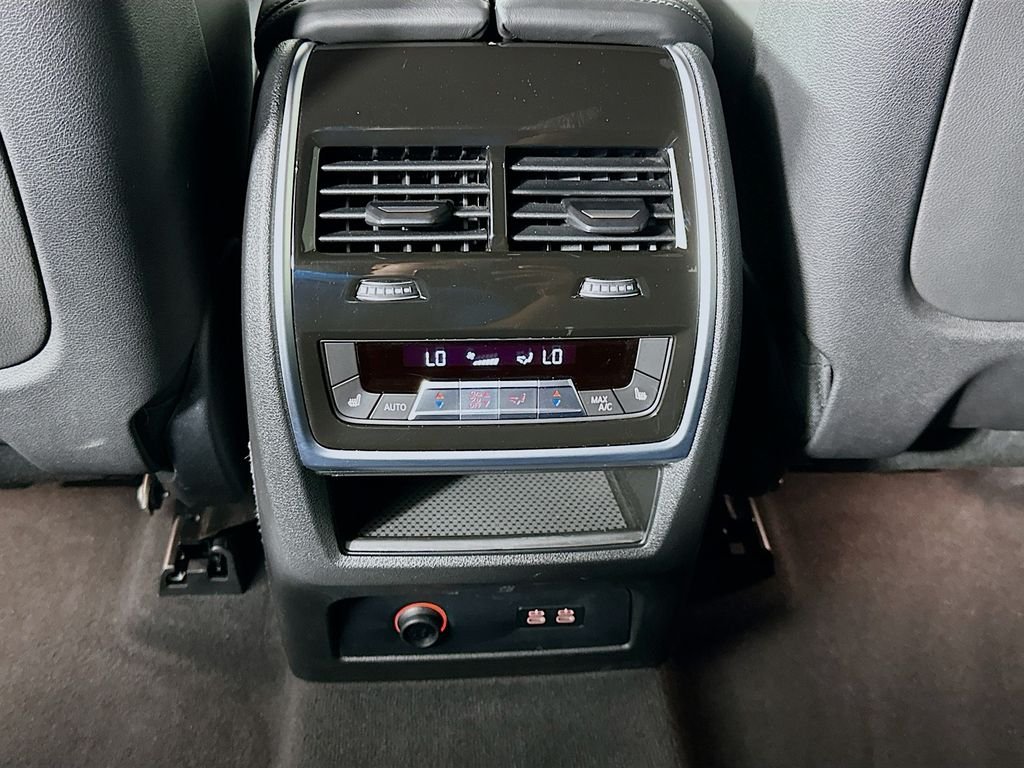 Used 2024 Carbon Black Metallic BMW xDrive40i image 26