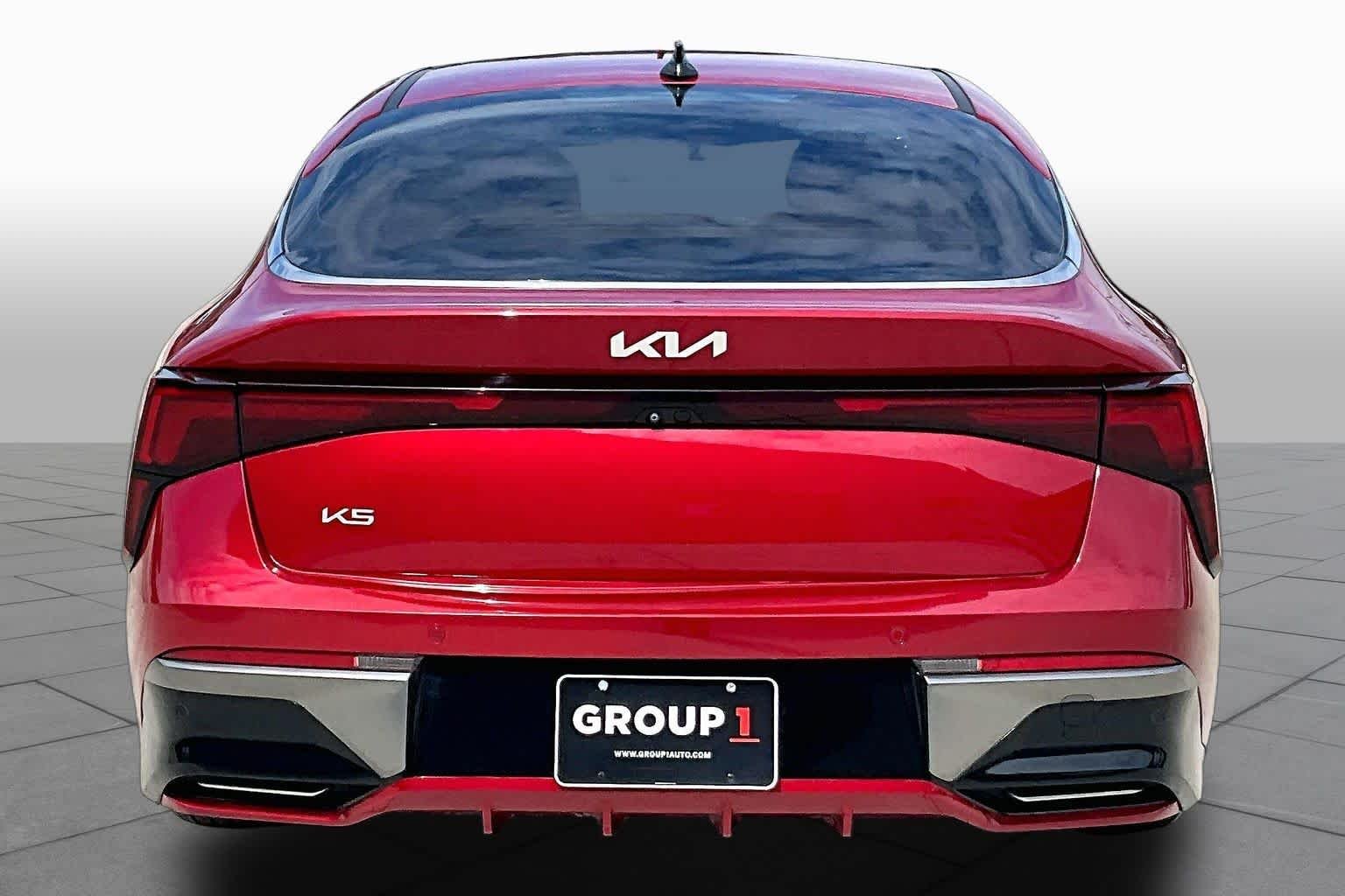 Used 2025 Runway Red Kia LXS image 9