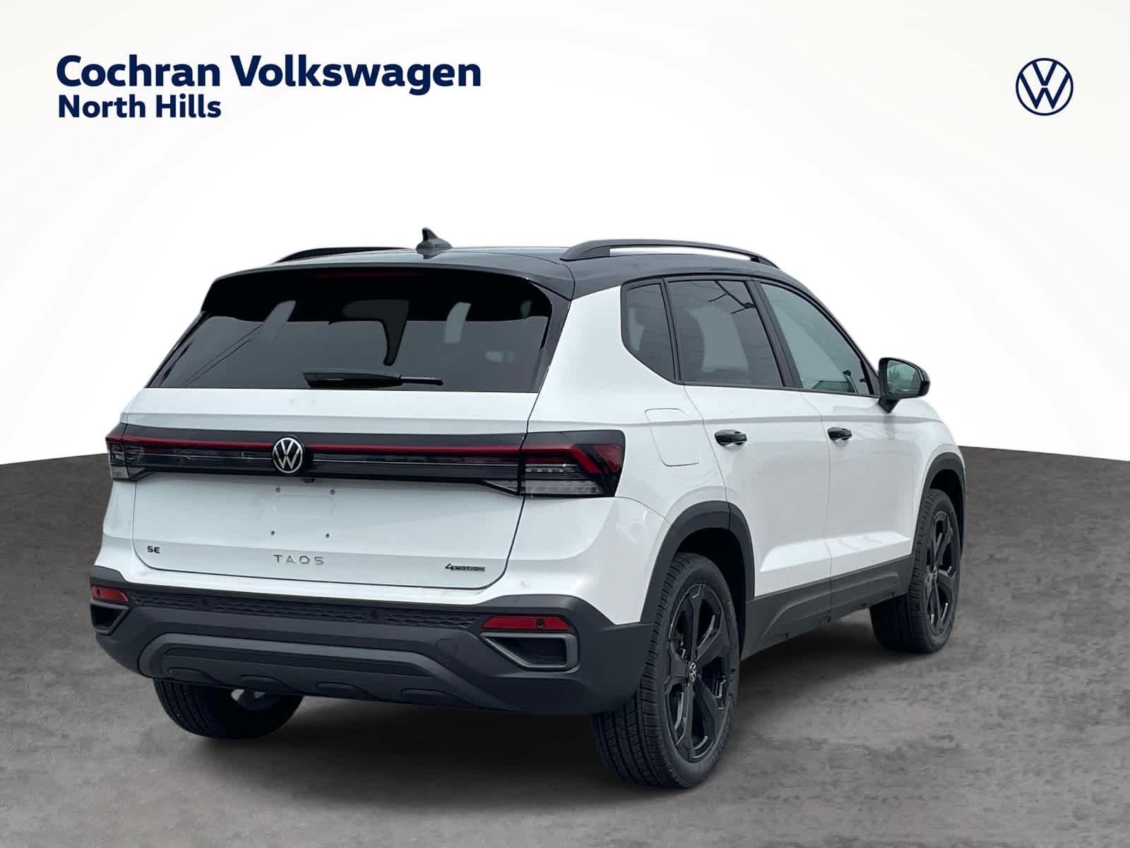 New 2026 Pure White w/Deep Black Roof Volkswagen SE Black image 7