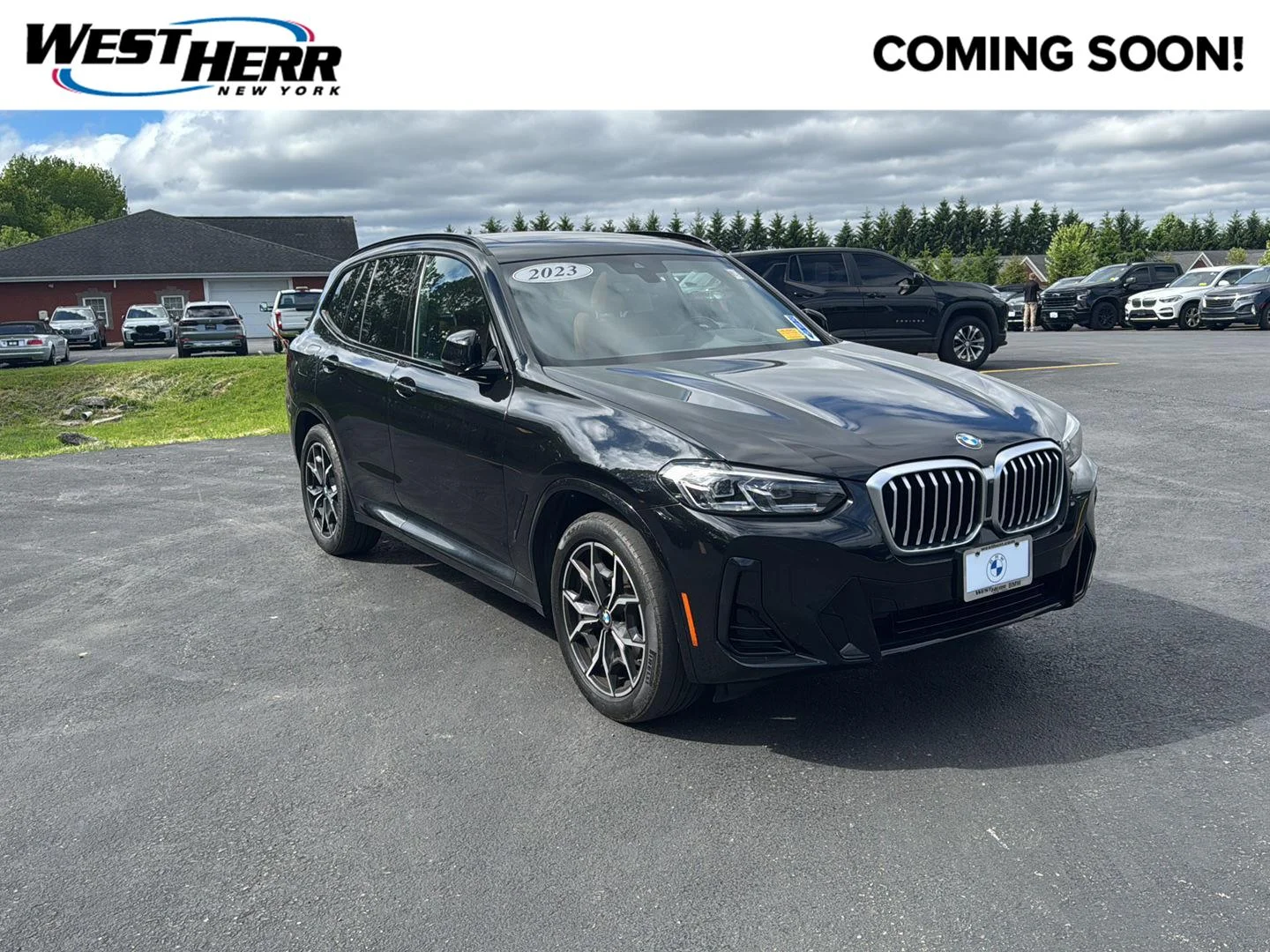 Used 2023 Black Sapphire Metallic BMW xDrive30i image 1