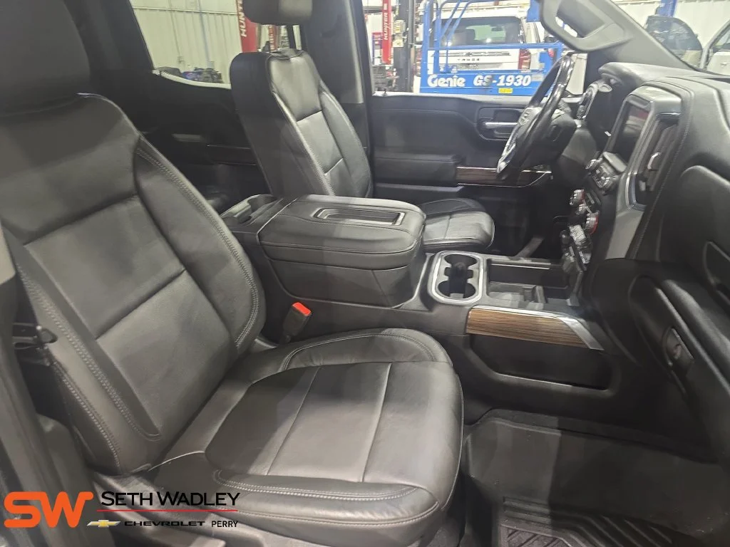 Used 2020 SHADOW GRAY METALLIC Chevrolet LT Trail Boss image 10