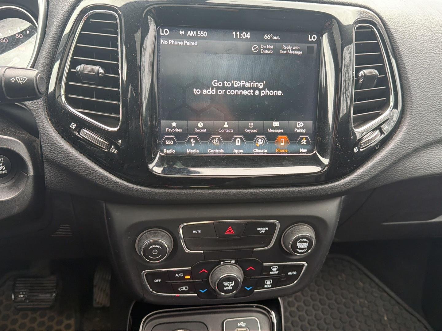Used 2019 Pearl White Tri-Coat Jeep Limited image 20