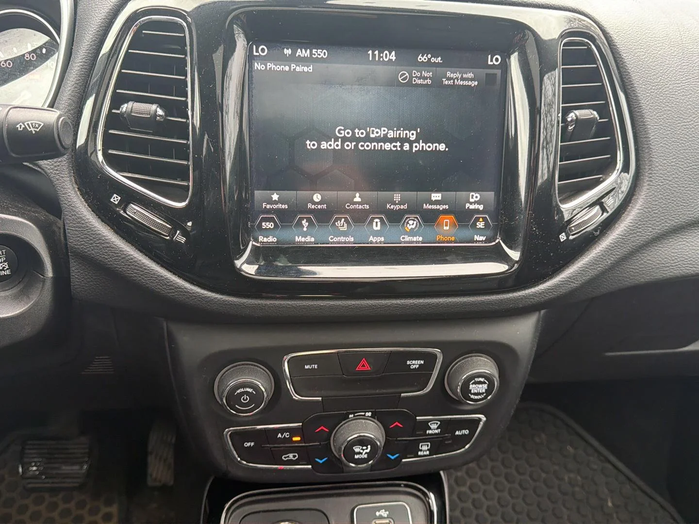 Used 2019 Pearl White Tri-Coat Jeep Limited image 20