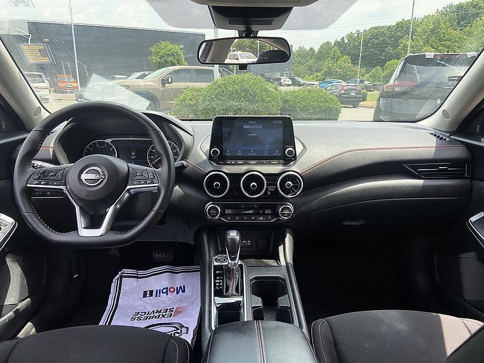 Used 2025 Aspen White Tricoat/Super Black Nissan SR image 15