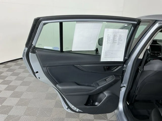 Used 2018 Ice Silver Metallic Subaru 2.0i image 23
