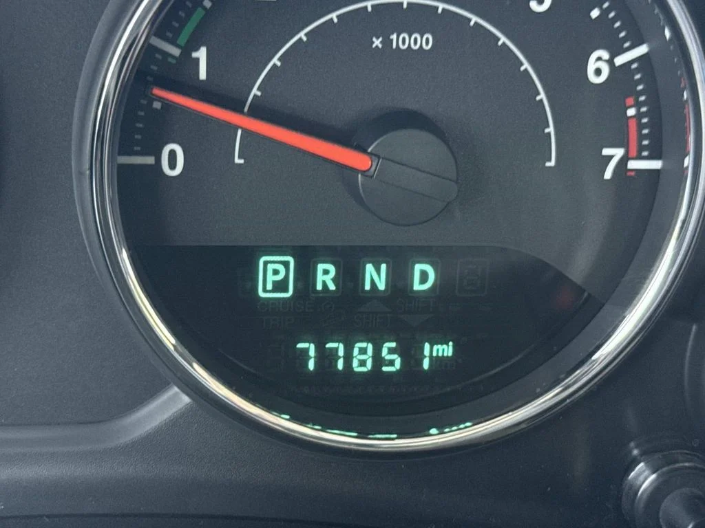 Used 2017 Gray Jeep Unlimited Sport image 35
