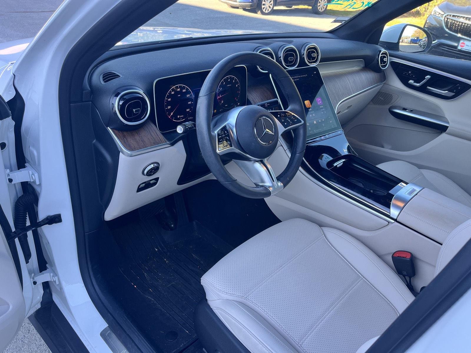 Used 2026 Polar White Mercedes GLC 300 image 11