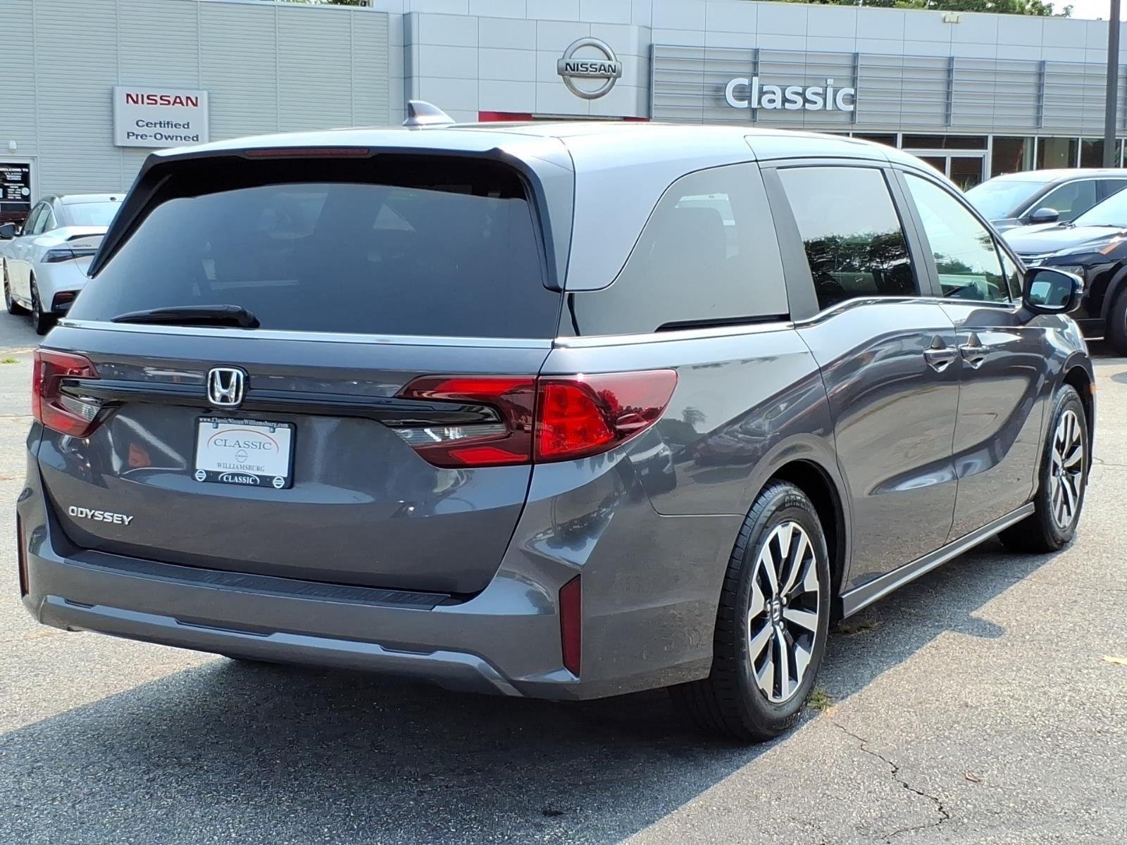 Used 2025 Crystal Black Pearl Honda EX-L image 7
