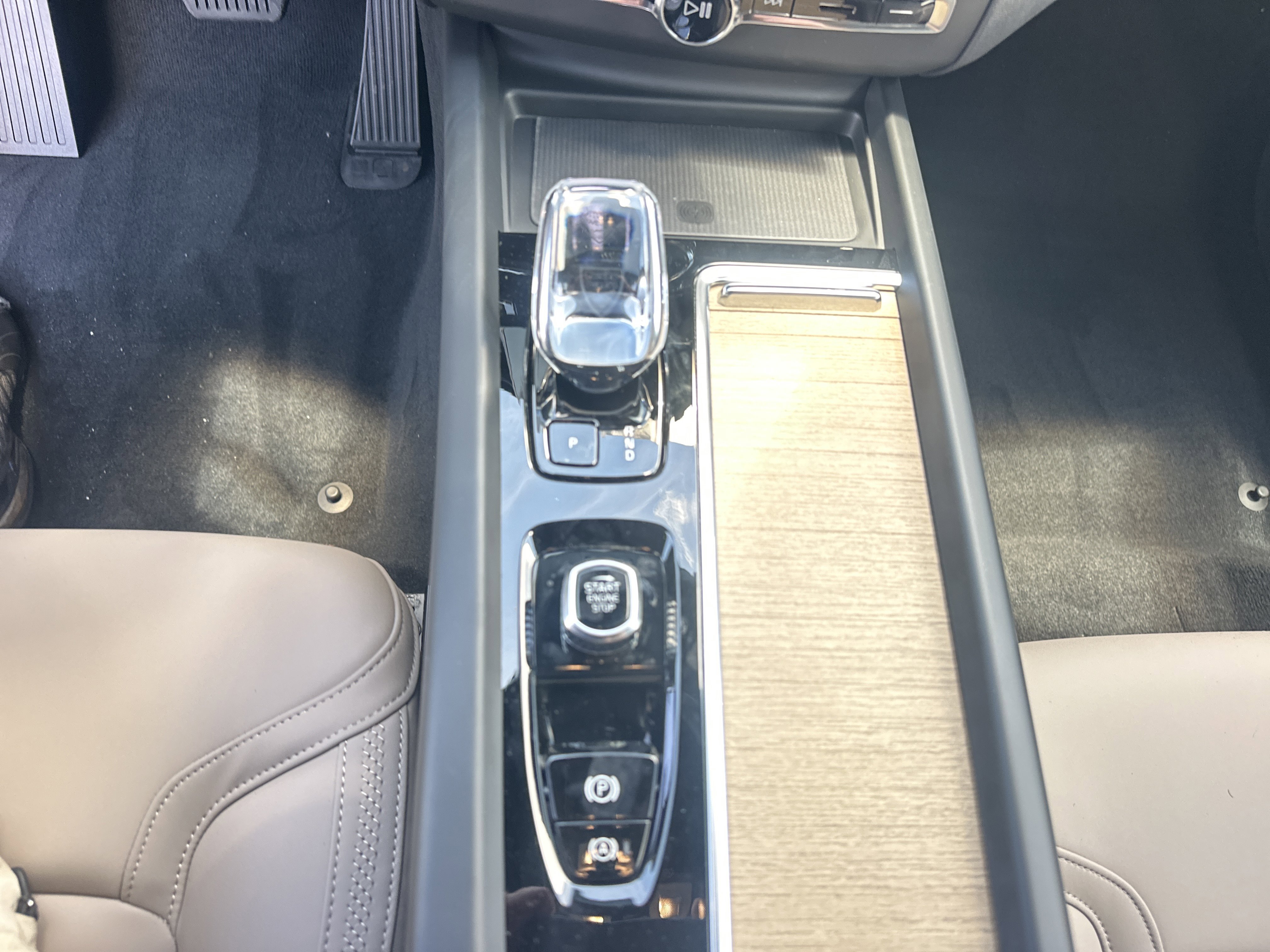New 2026 Vapour Grey Volvo Plus image 15