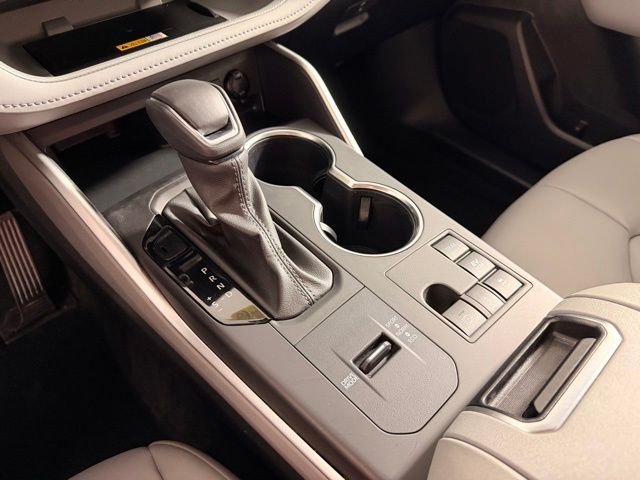Used 2024  Toyota XLE image 27