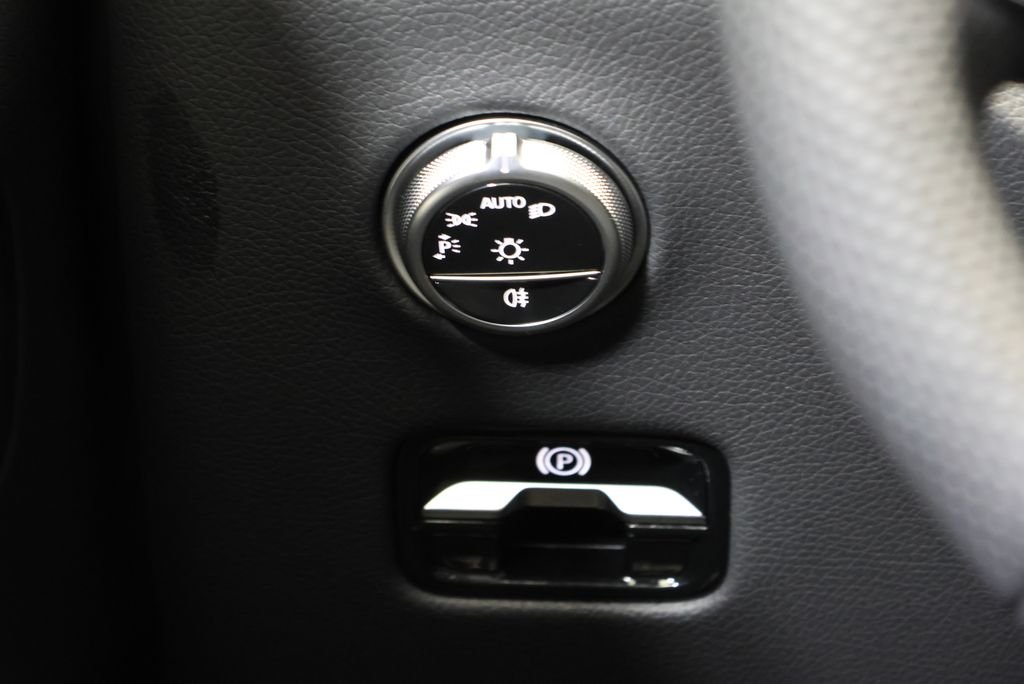 Used 2026 Black Mercedes-Benz GLC 300 image 19