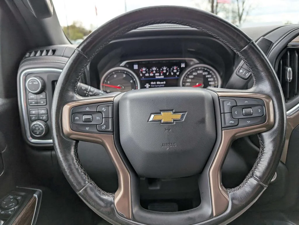 Used 2021 White Chevrolet High Country image 18