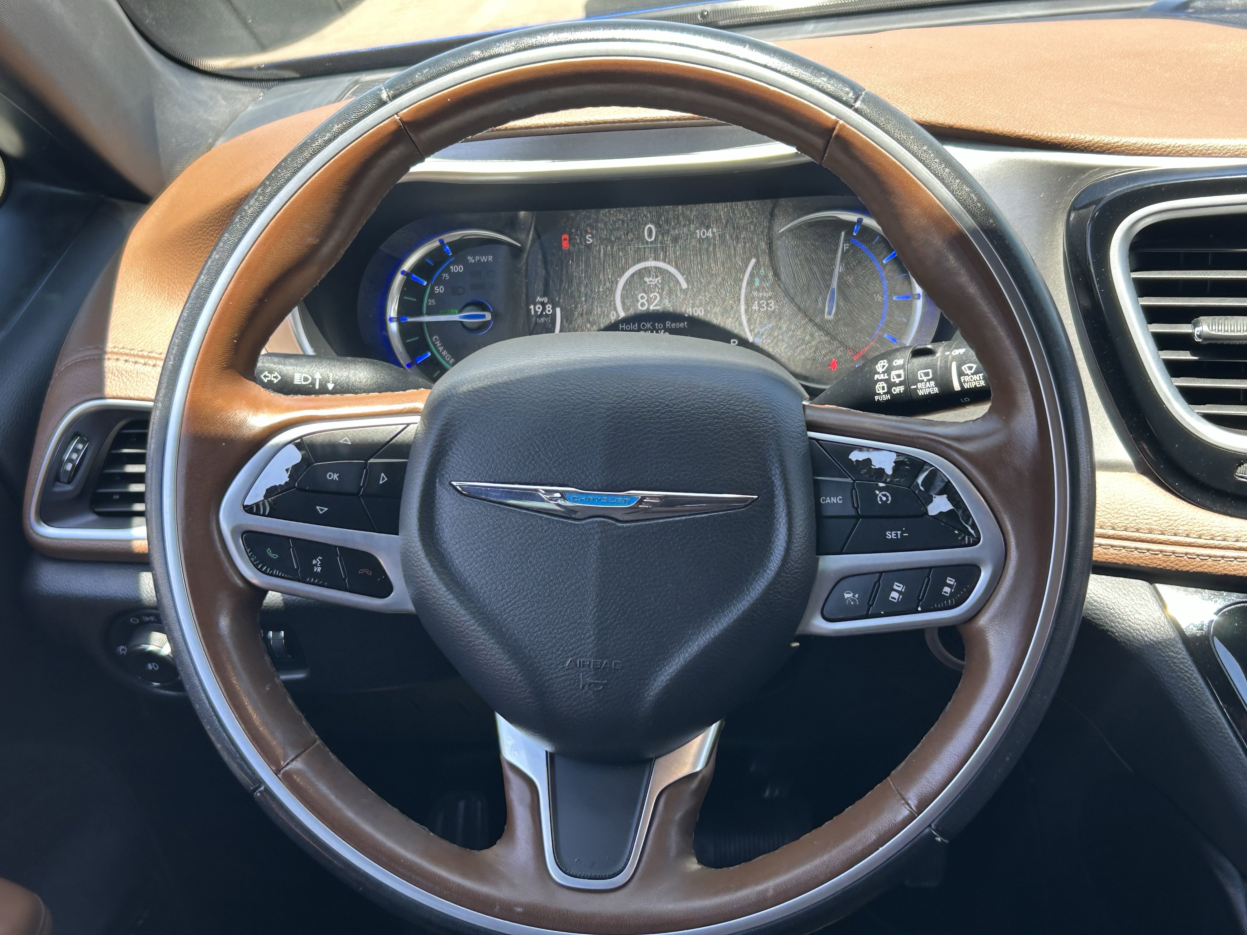 Used 2021 Ocean Blue Metallic Chrysler Hybrid Limited image 23
