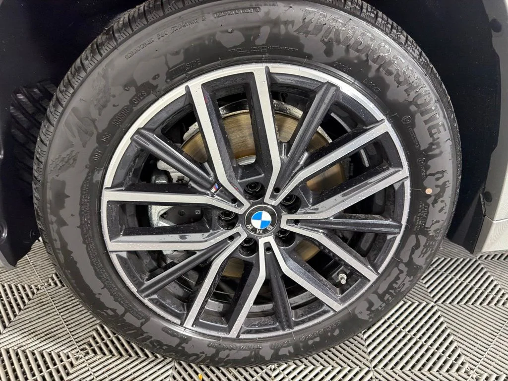 New 2026 Space Silver Metallic BMW xDrive28i image 10