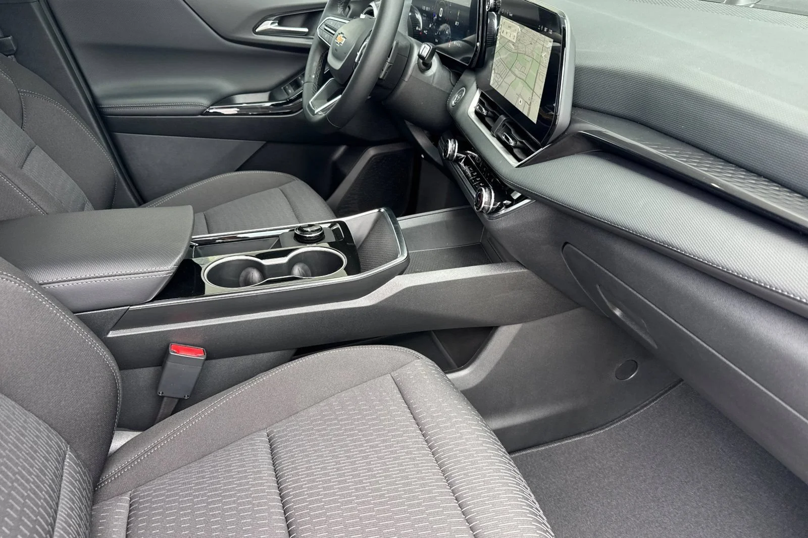 2027 Chevrolet Equinox LT - Photo 15