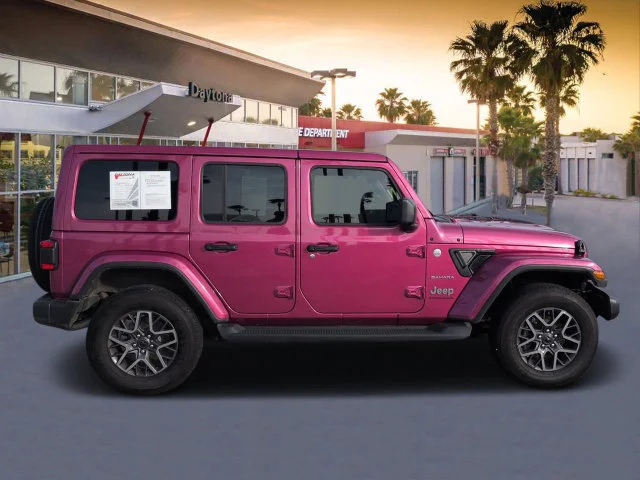 Certified Used 2024  Jeep Sahara image 2