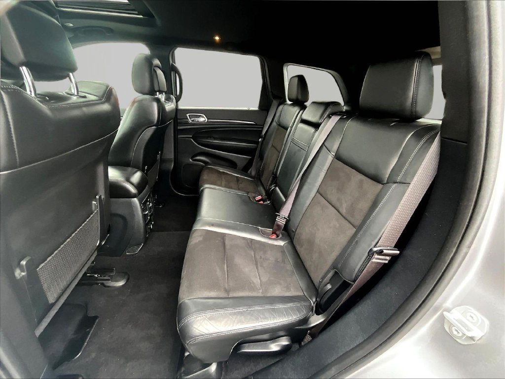 Used 2020 Silver Jeep Altitude image 25