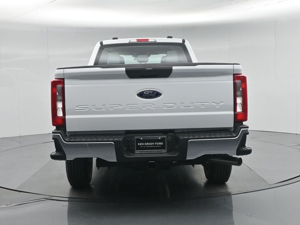 New 2026 Oxford White Ford XL image 22