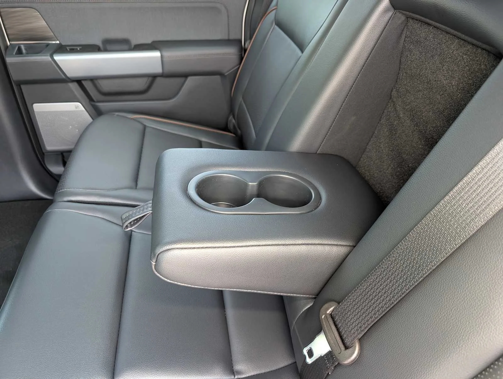 New 2026 Star White Metallic Tri-Coat Ford Lariat® image 17