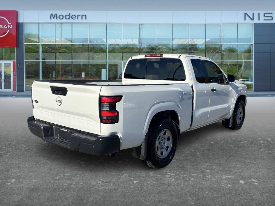 Used 2026 Glacier White Nissan S image 5