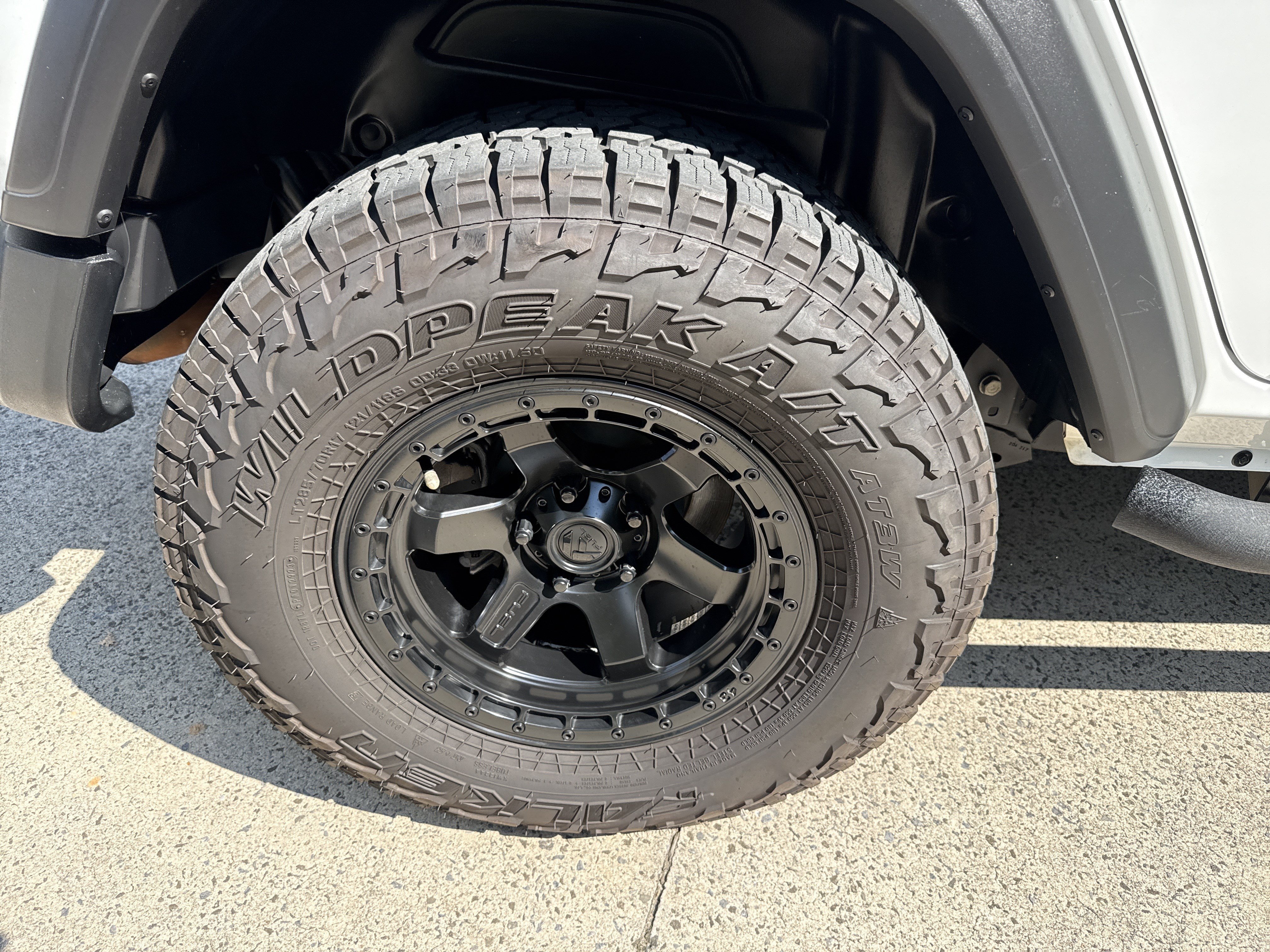Used 2021 Bright White Clearcoat Jeep Unlimited Sport image 19