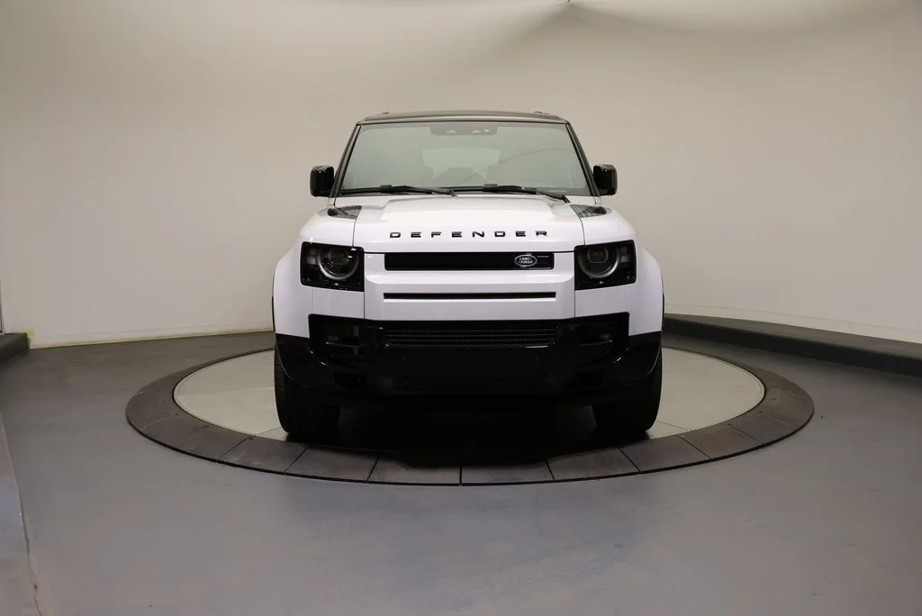 2026 Land Rover Defender X-Dynamic SE - Photo 8