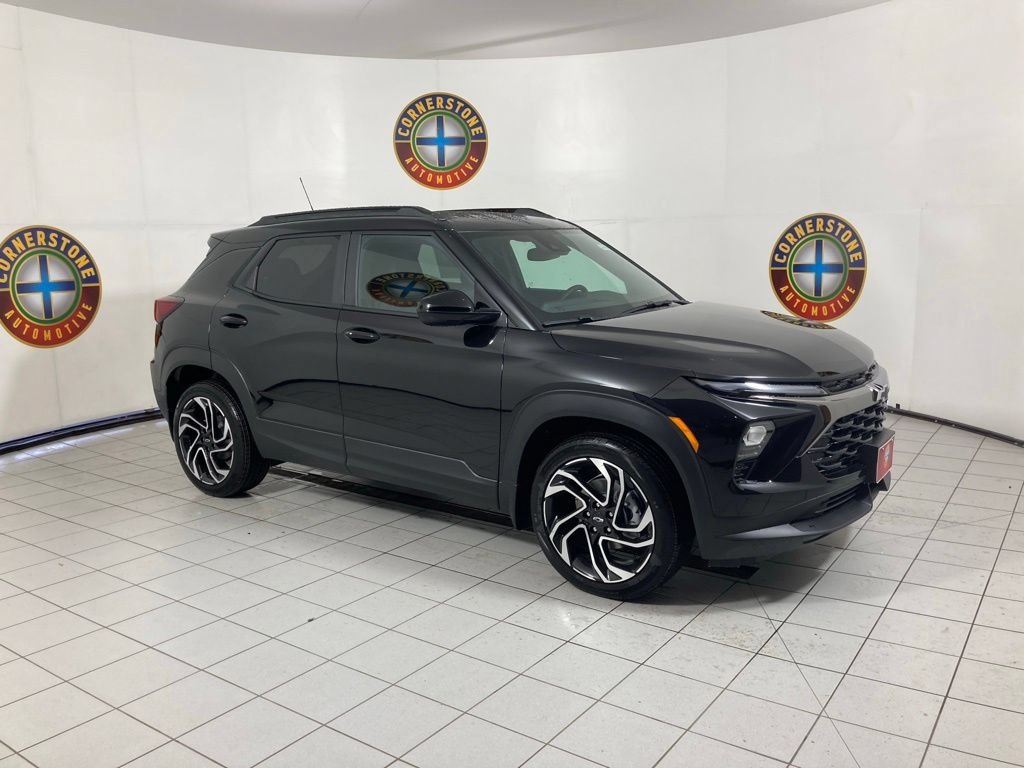 New 2026 Mosaic Black Metallic Chevrolet RS image 18