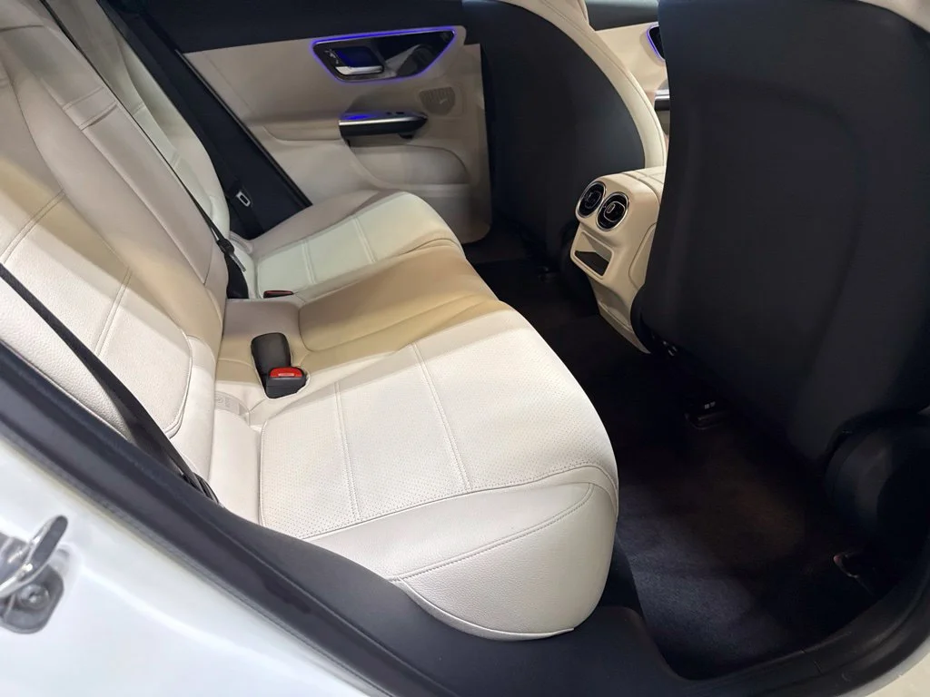 New 2027 Polar White Mercedes-Benz GLC 300 image 21