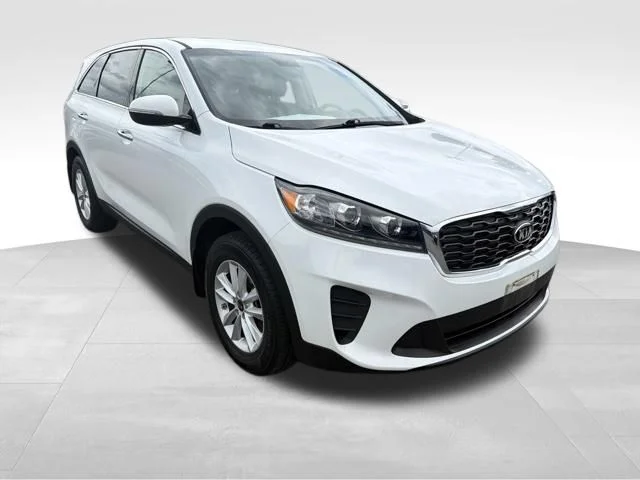Used 2020 White Kia L image 2