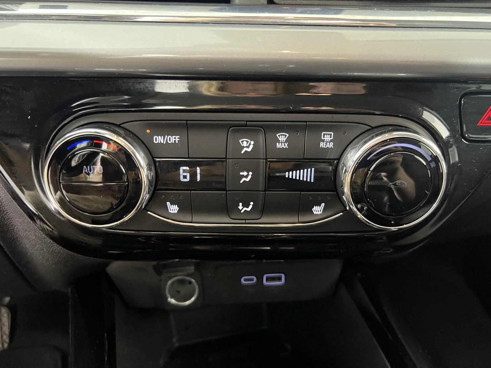 Used 2025 Mosaic Black Metallic Chevrolet LT image 18