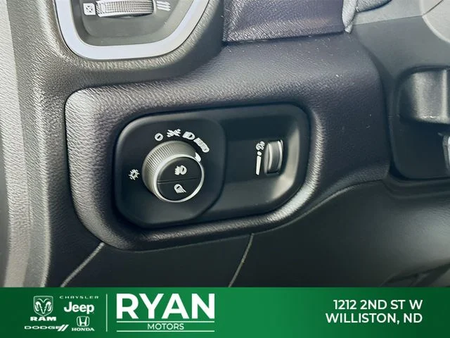 Used 2022 Diamond Black Ram Big Horn image 10