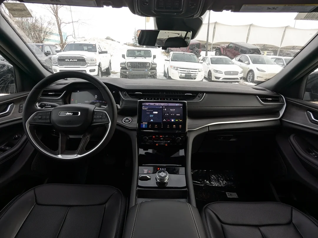 New 2025 Black Jeep Limited - - 4x4 - Luxury Tech II - Black App Pkge - Panoramic Sunroof & More! image 27