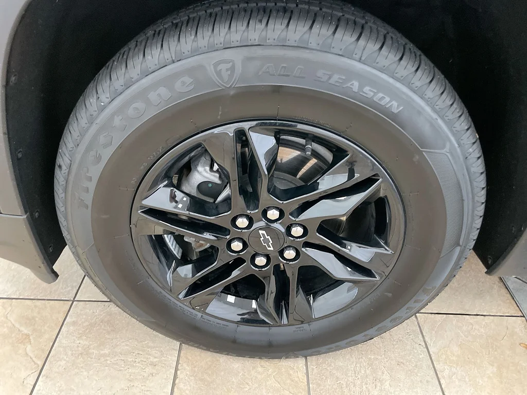 Used 2023 Mosaic Black Metallic Chevrolet LT Cloth image 32