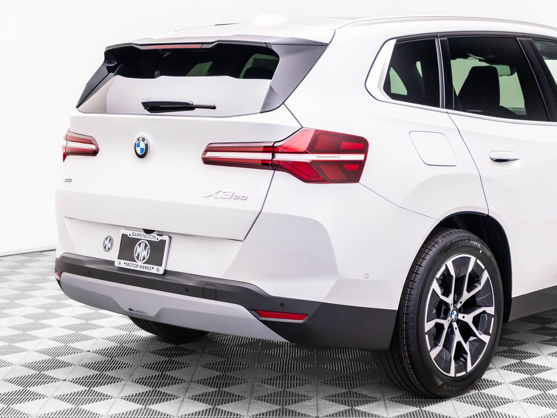 New 2026 Mineral White Metallic BMW 30 xDrive image 33